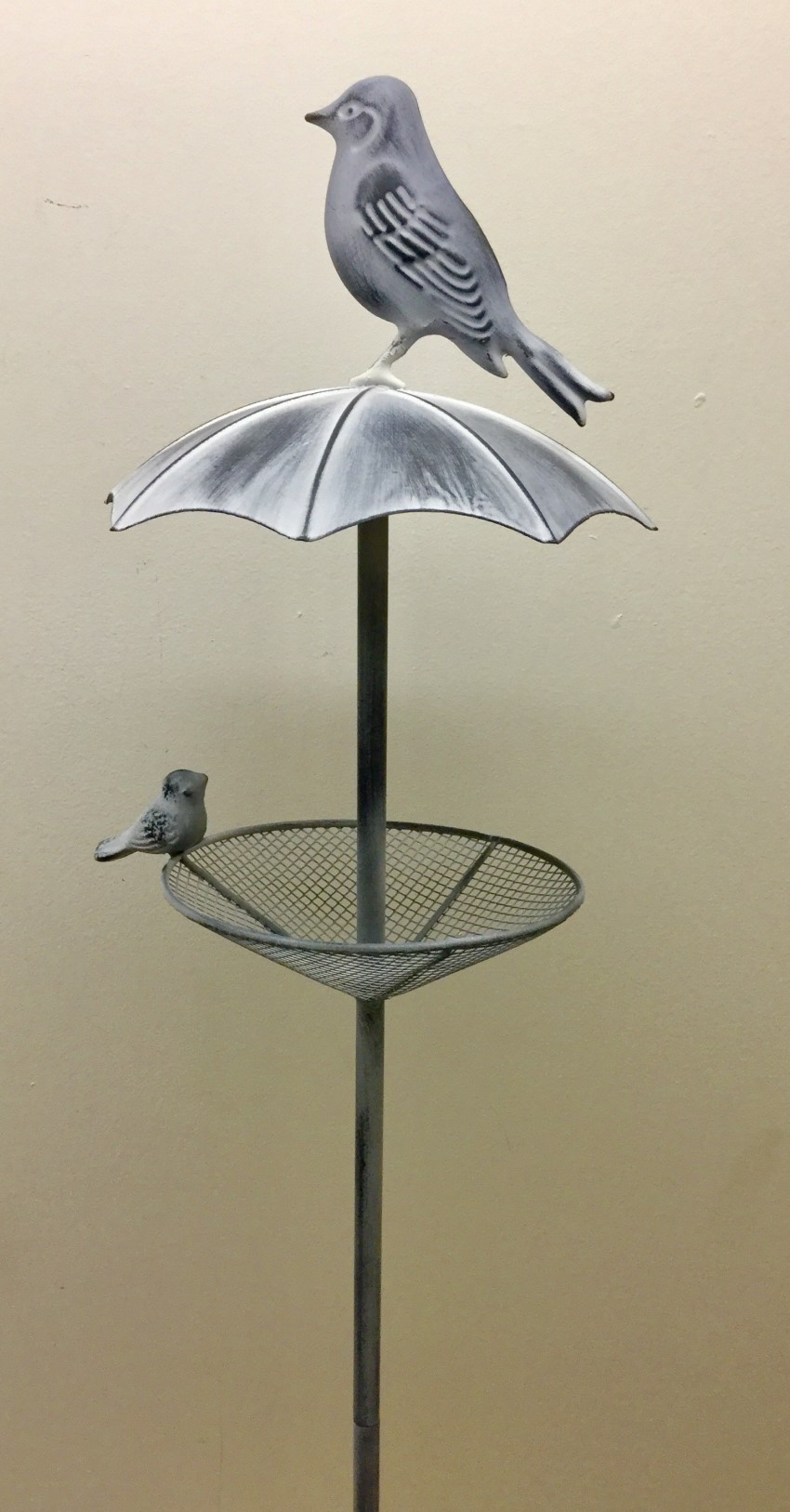 diy bird feeder umbrella